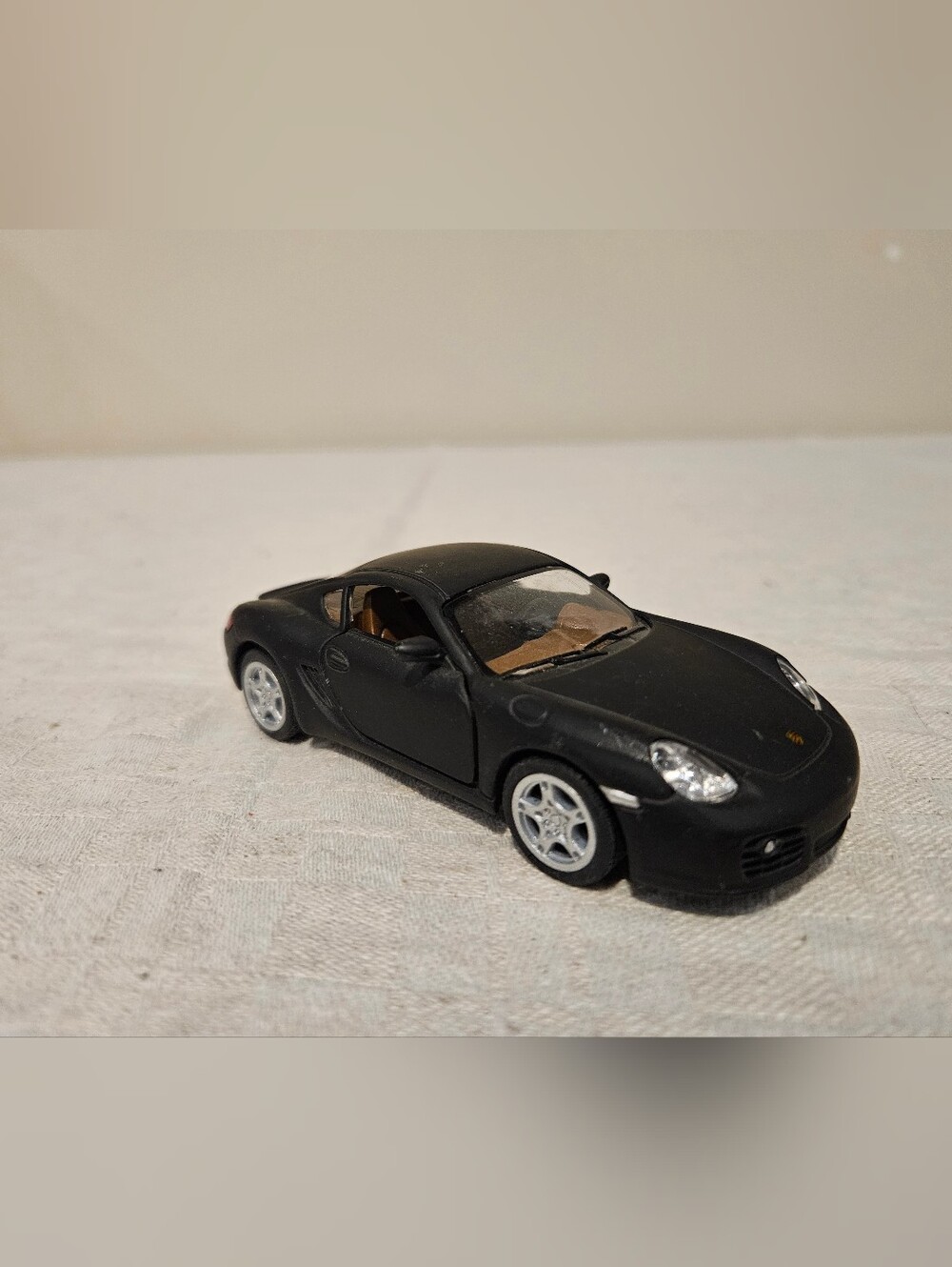 Kinsmart Porsche Cayman S Model Car 1/34 Red. Pull Back And Opening Doors